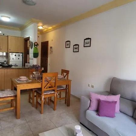 Your Coastal Getaway Lejlighed